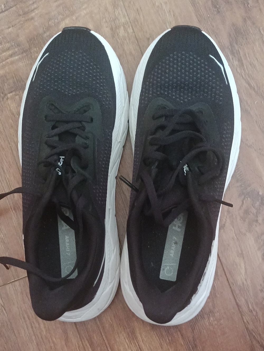 8B Hoka Black and White Performance Running Shoes - Picture 2 of 5